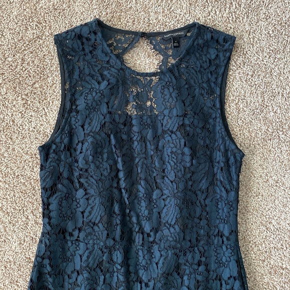 Banana Republic lace dress size 4 - Picture 2 of 7